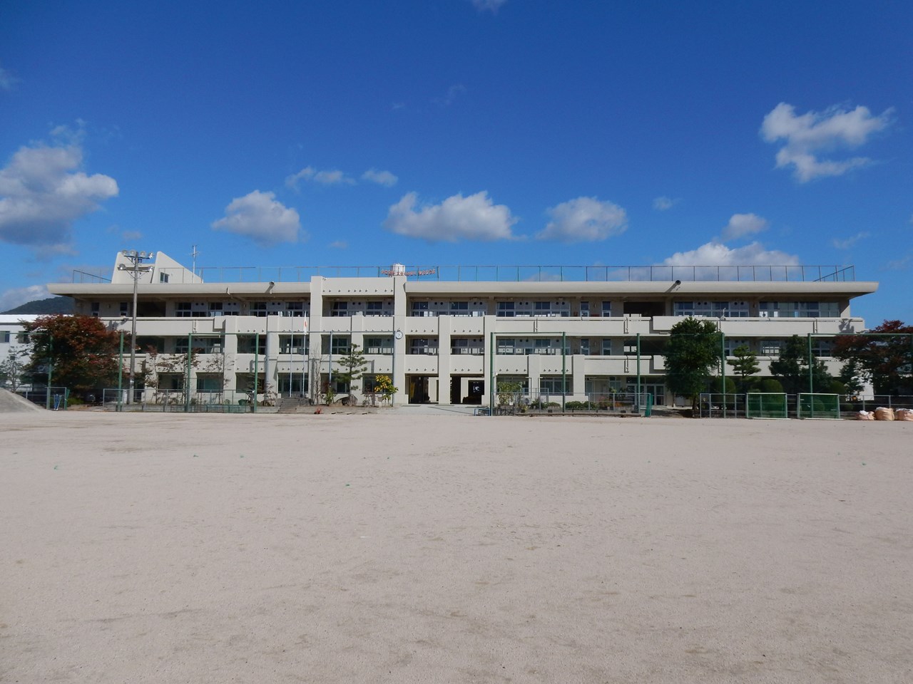 写真：広島市立長束小学校