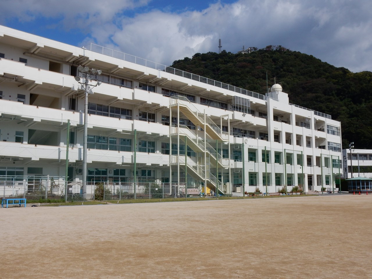 写真：広島市立楠那小学校