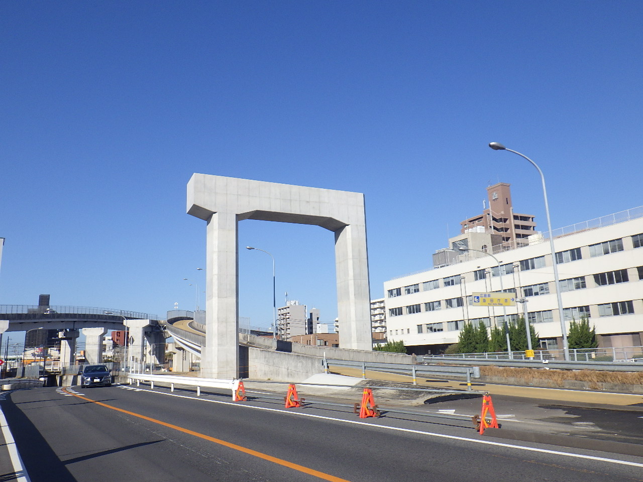 写真：東広島バイパス海田高架橋第10下部工事