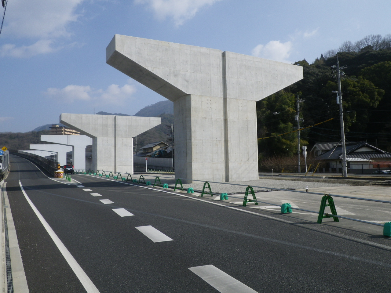 写真：東広島バイパス海田高架橋第11下部工事