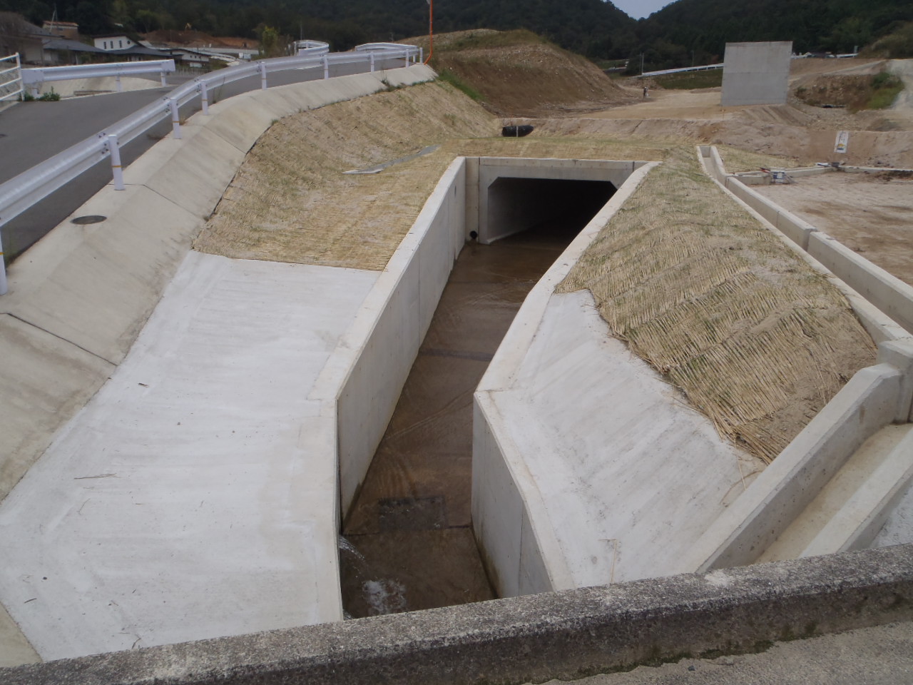 写真：東広島高田道路(主要地方道吉田豊栄線)道路改良工事(その2)