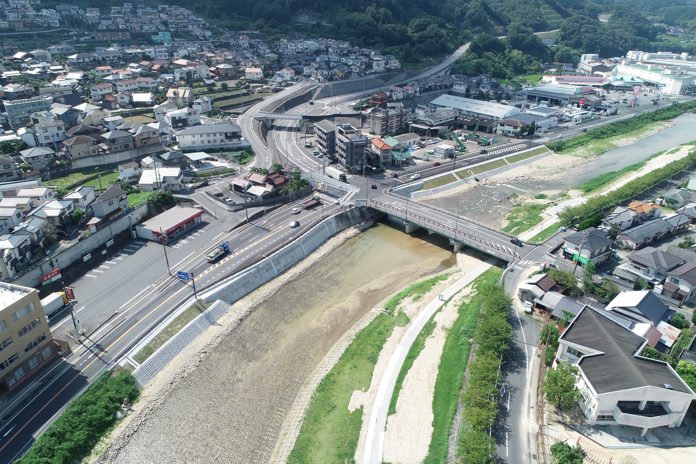 写真：国道２号線中野地区災害復旧第１、第２工事