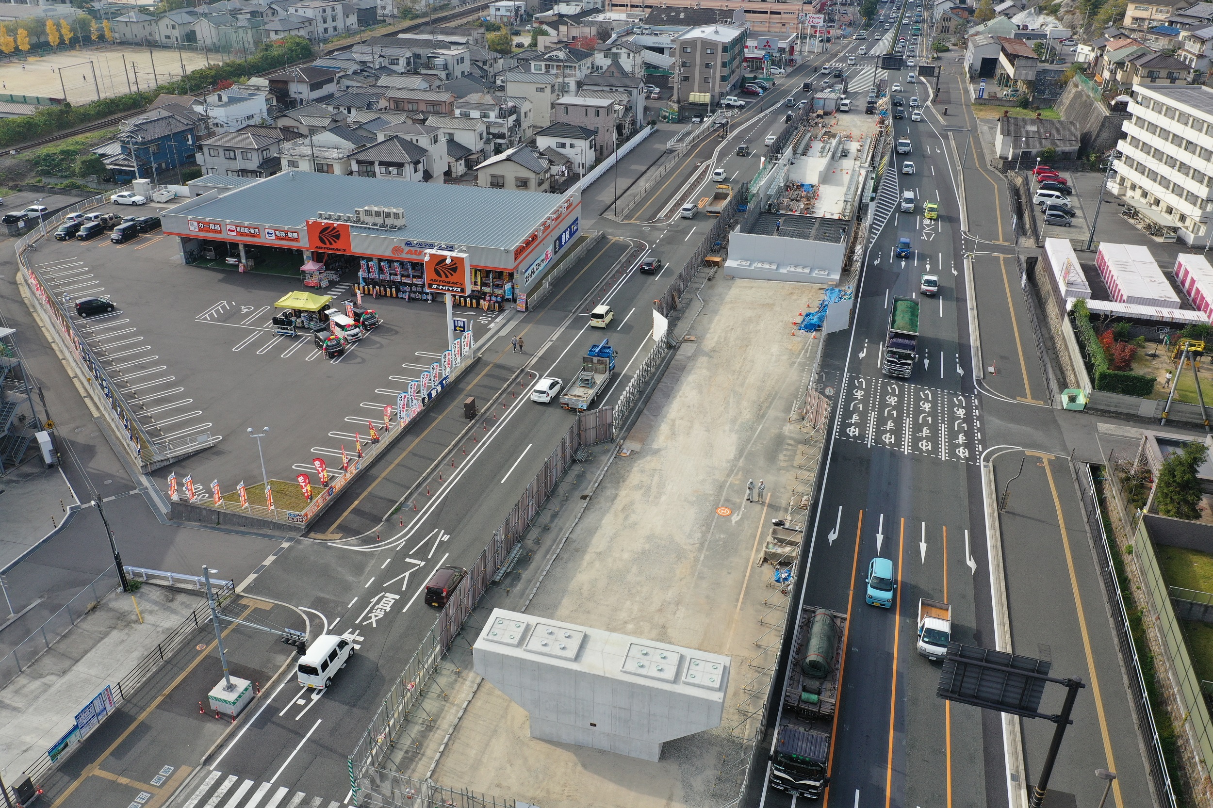 写真：東広島・呉道路阿賀ＩＣランプ橋第４下部工事